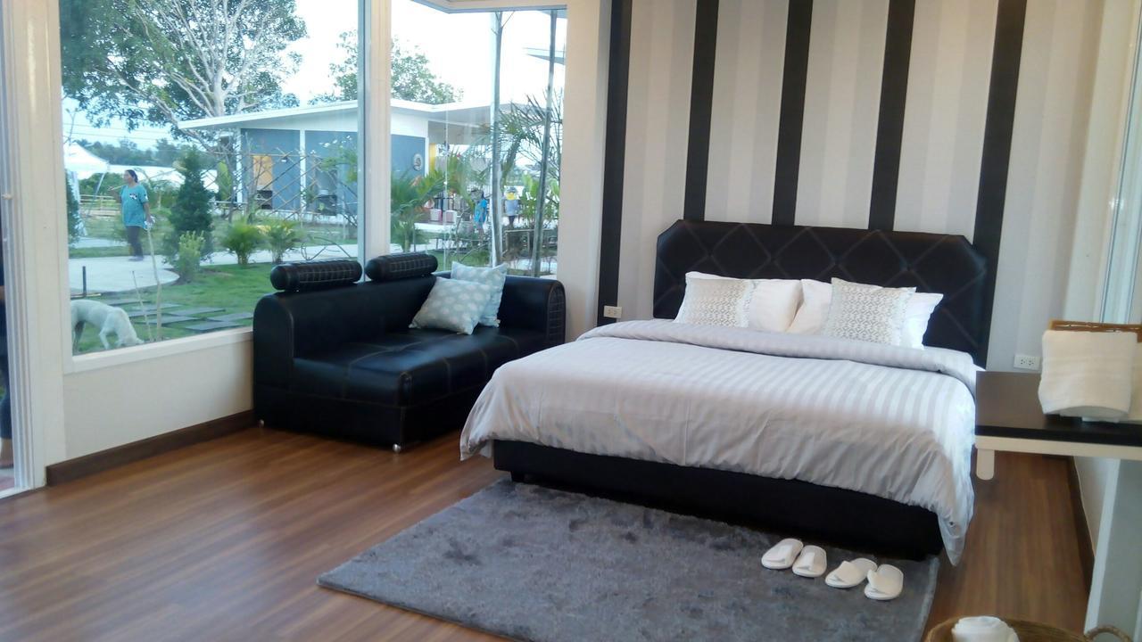 Bluemoon Riverside Phibun Mangsahan Exterior foto